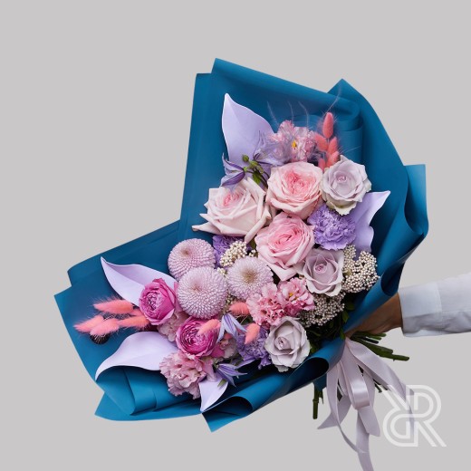 Bouquet 009 Букет в пленке с хризантемой и розой